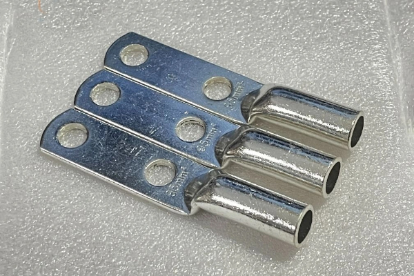 Đầu cos 2 lỗ giúp chống rung và cố định dây điện chắc chắn trong hệ thống công nghiệp