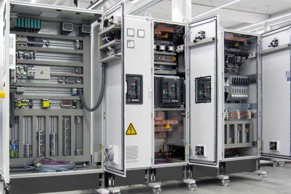 Ứng dụng đầu cos 2 lỗ trong hệ thống điện có rung lắc cao đảm bảo kết nối ổn định