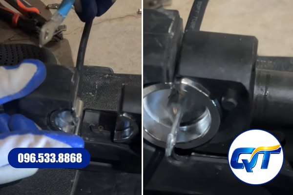 Kỹ thuật viên sử dụng kìm ép cos thủy lực để ép đầu cos cho cáp điện lớn